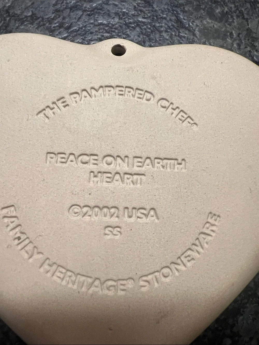 Pampered Chef Vintage Retired Heart cookie molds. Look new. 1998-2002 series